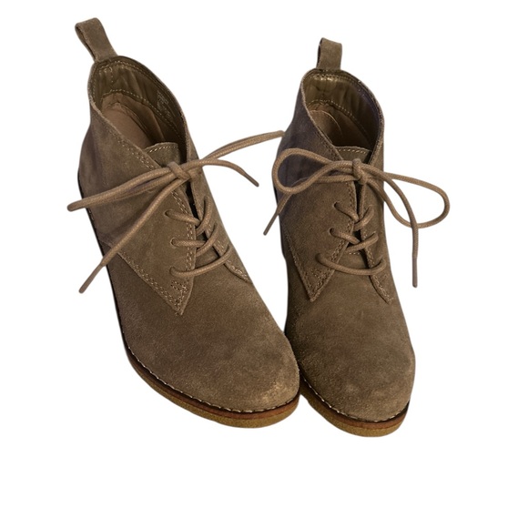 Women's Taupe Suede Boots with heel - Size 7.5 - Picture 6 of 9